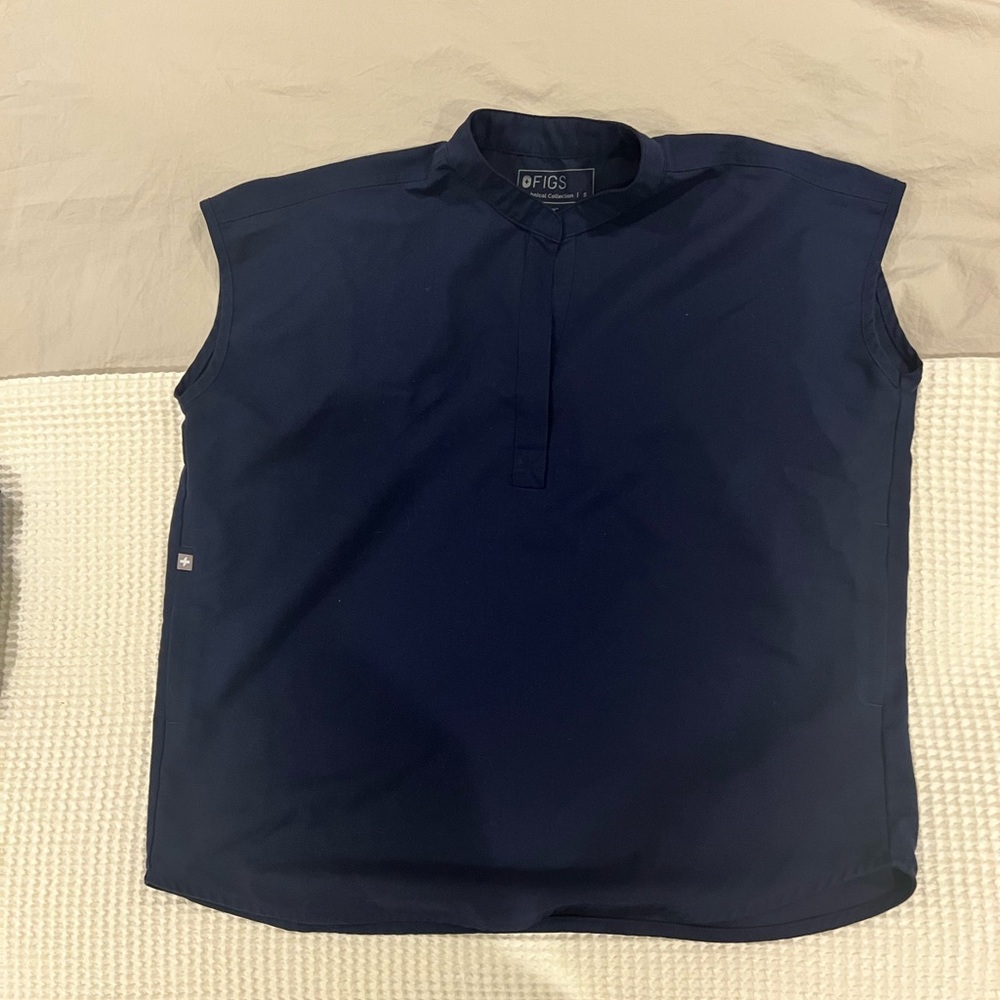 Navy figs scrub top size small